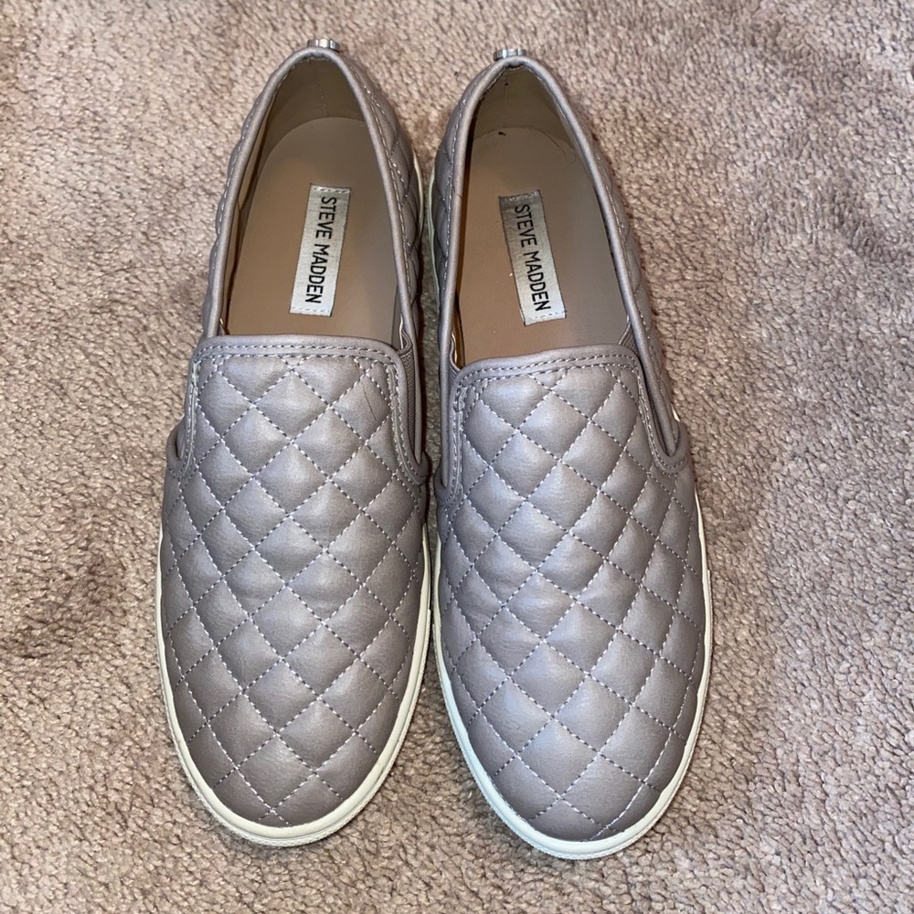 Steve Madden Slip ons tan